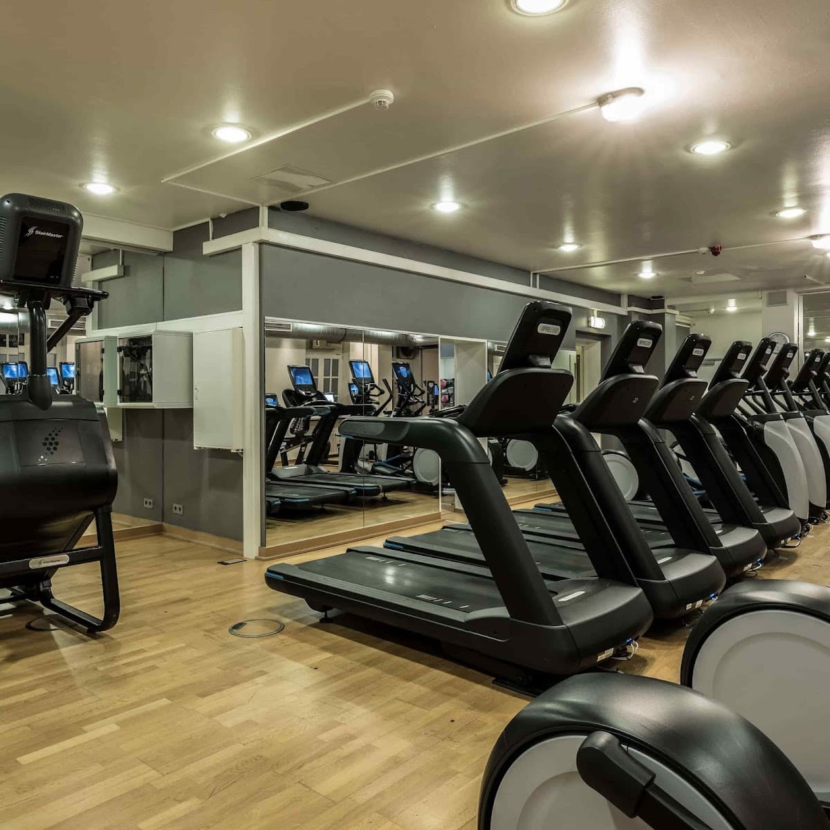 Fitness First Ladies-Club-Frankfurt-Sachsenhausen - Bild 2