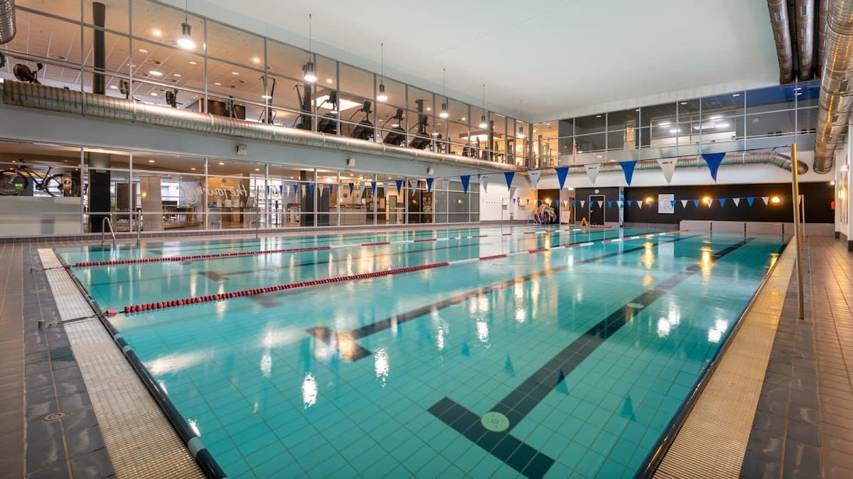 Holmes-Place-Fitness-Friedrichshain-Ostkreuz - Bild 2