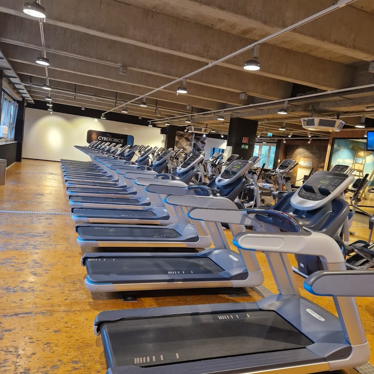 McFIT Fitnessstudio-Hamburg-Steilshoop