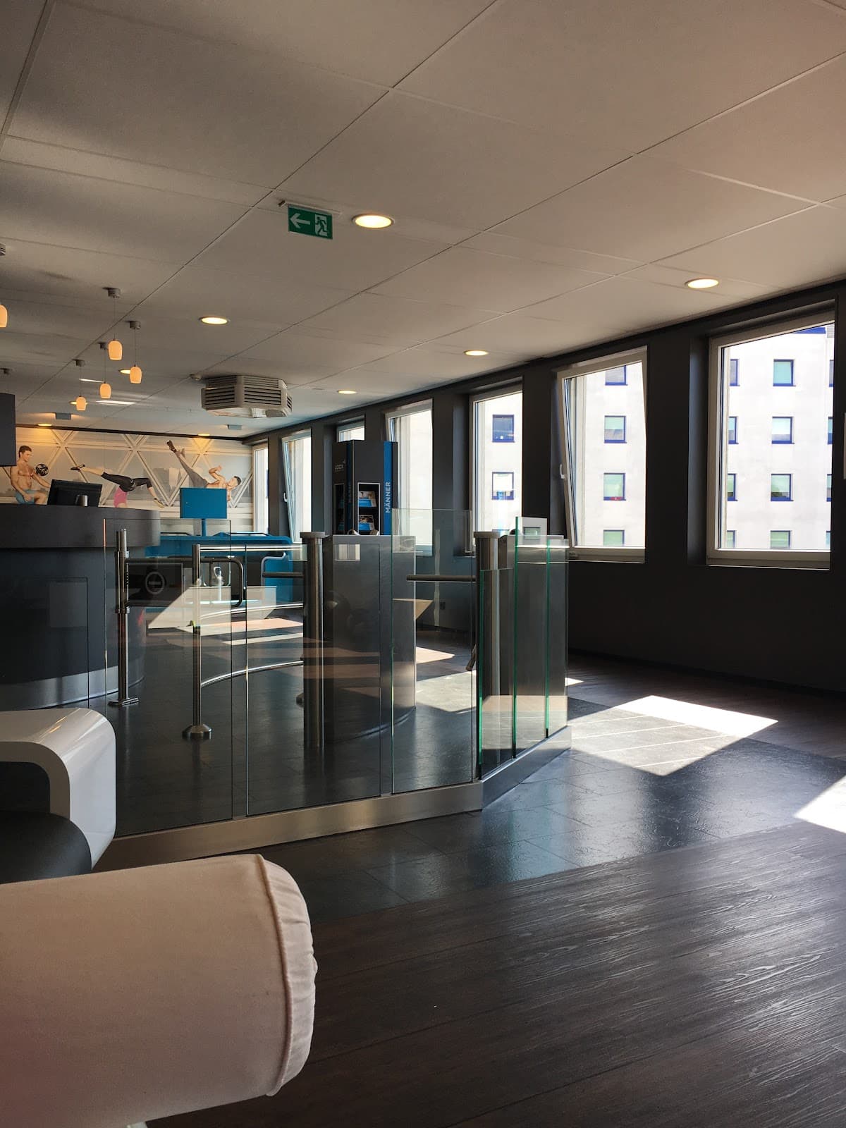 McFIT Fitnessstudio-Hamburg-Stellingen-2 - Bild 4