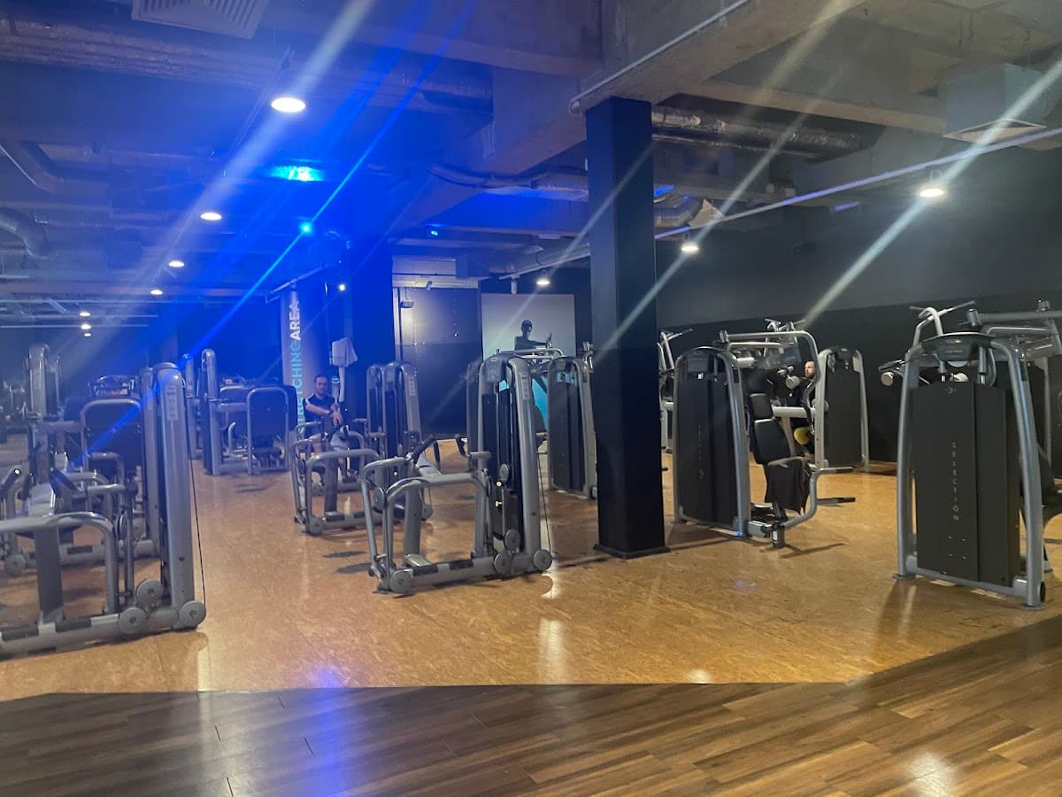 McFIT Fitnessstudio-Köln-Ehrenfeld - Bild 5