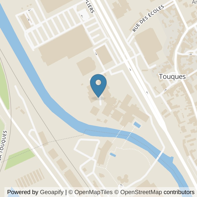 Map: location of l'Orange Bleue Deauville in Deauville
