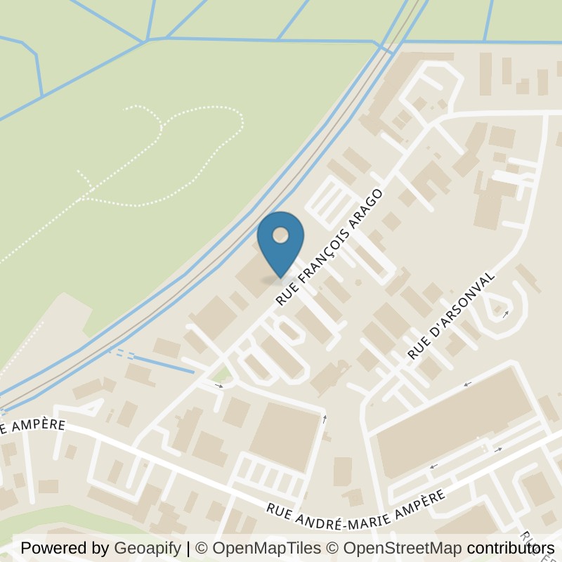 Map: location of l'Orange Bleue royan in Royan